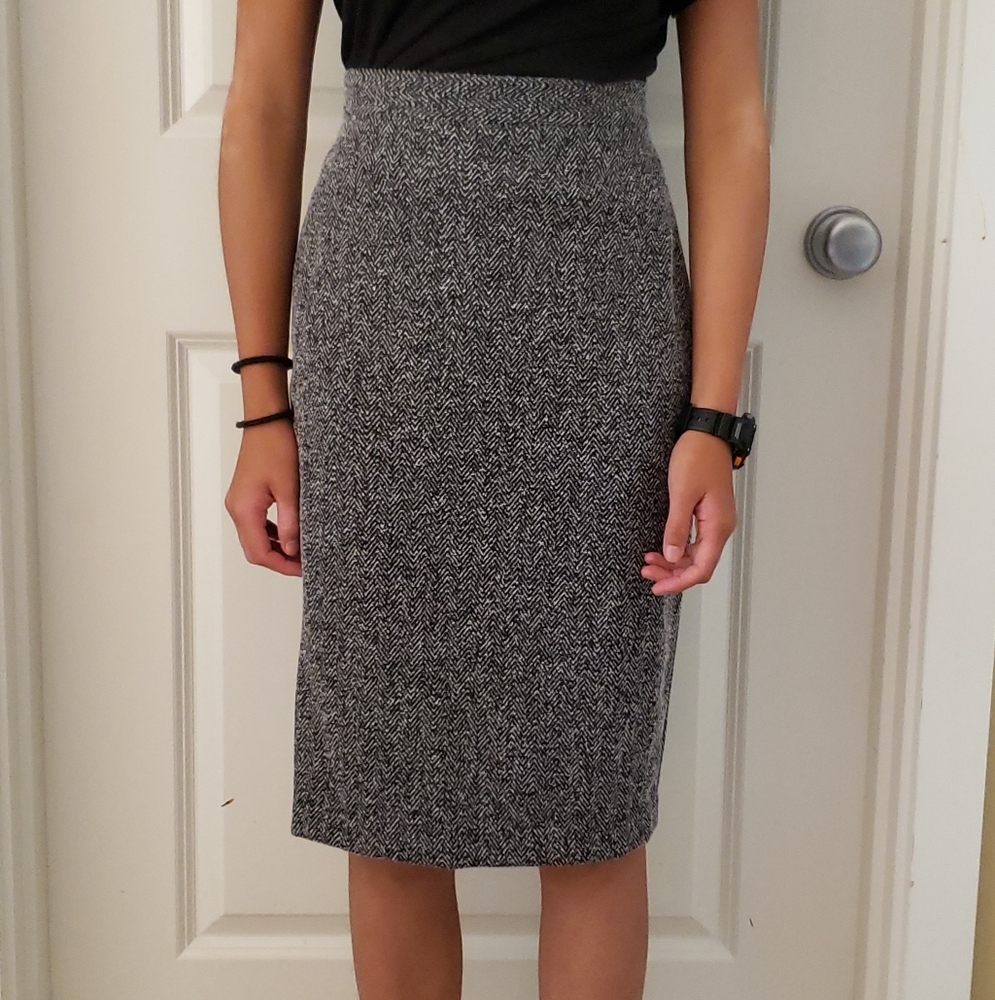 Banana Republic Herringbone pencil skirt size 0